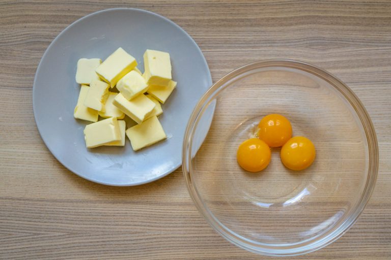 Hollandaise Sauce Without Lemon Recipe (No Blender!) No Frills Kitchen