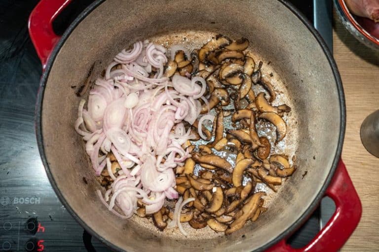 Easy Vegetarian Mushroom Soup Without Cream Recipe - No Frills Kitchen