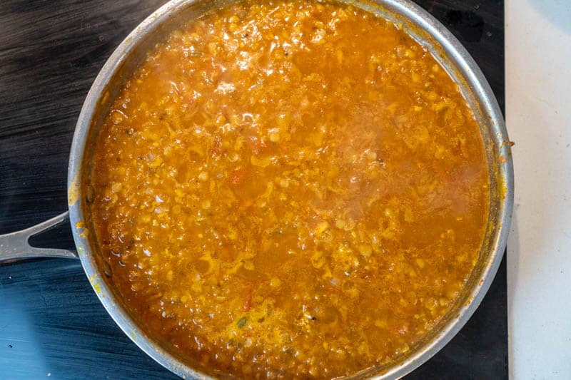 Simmering the dahl