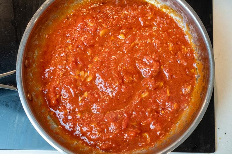 Cooking the tomatoes