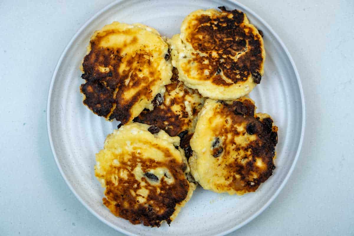 Syrniki (Farmer's Cheese Pancakes)