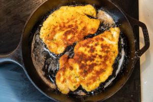 Frying the cutlets