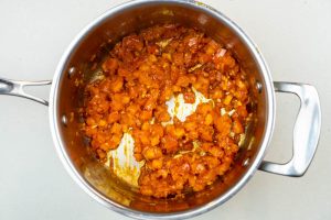 Cooking the tomatoes