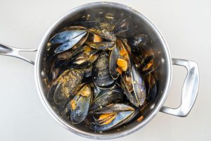 Cooked mussels